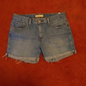 High waisted Levi jean shorts